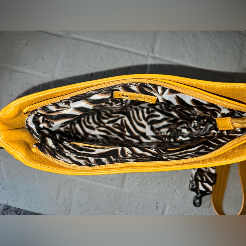 Lug Classic VL Messenger with Crossbody Strap - Amber Yellow - Picture 6 of 6